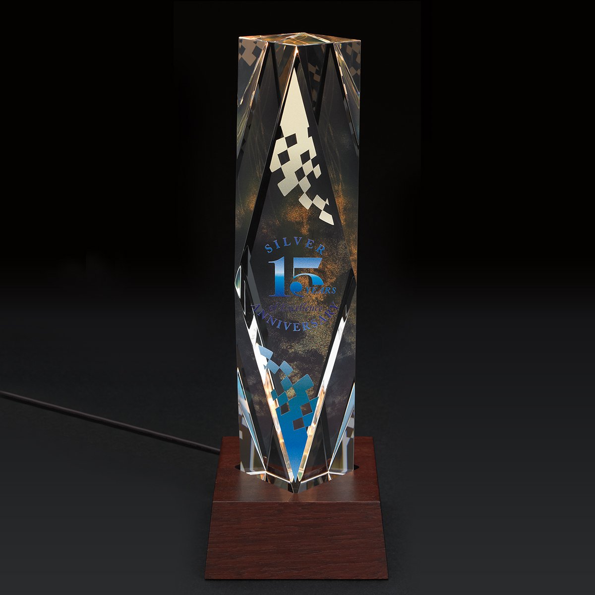 Front View of Clear JAFFA® Dramatis Award with Lighted Base
