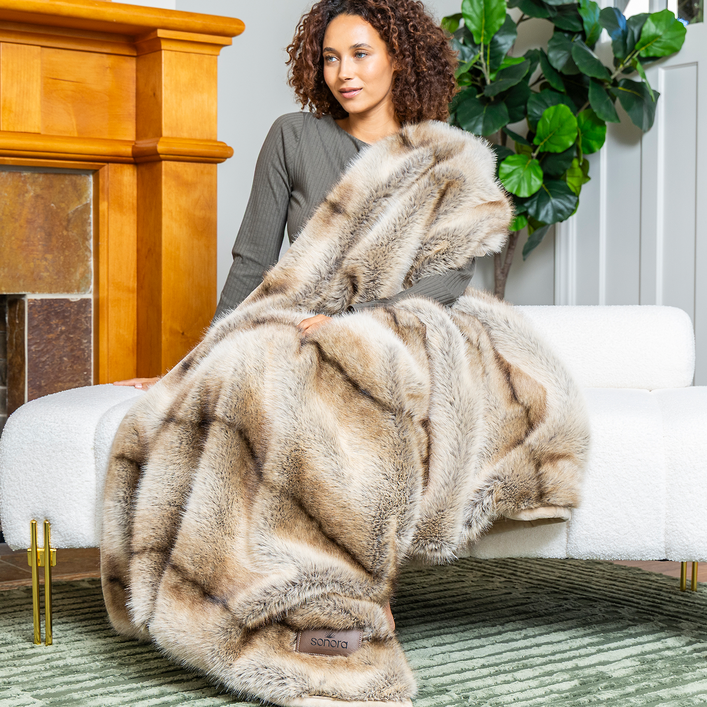 Tundra Heavyweight Fur Blanket