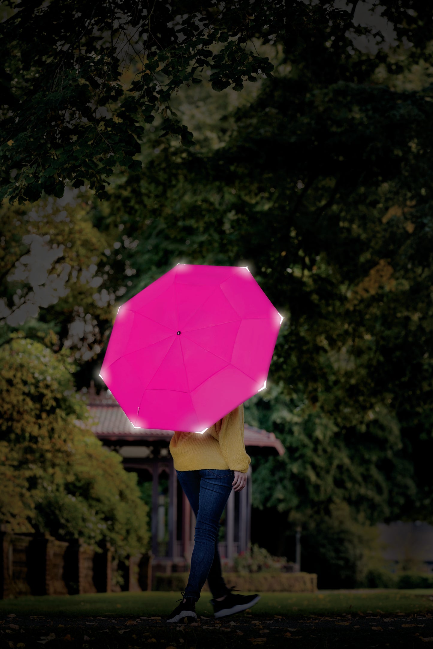 Shed Rain™ Walksafe® 42" Vented Auto-Open/Close Compact Umbrella