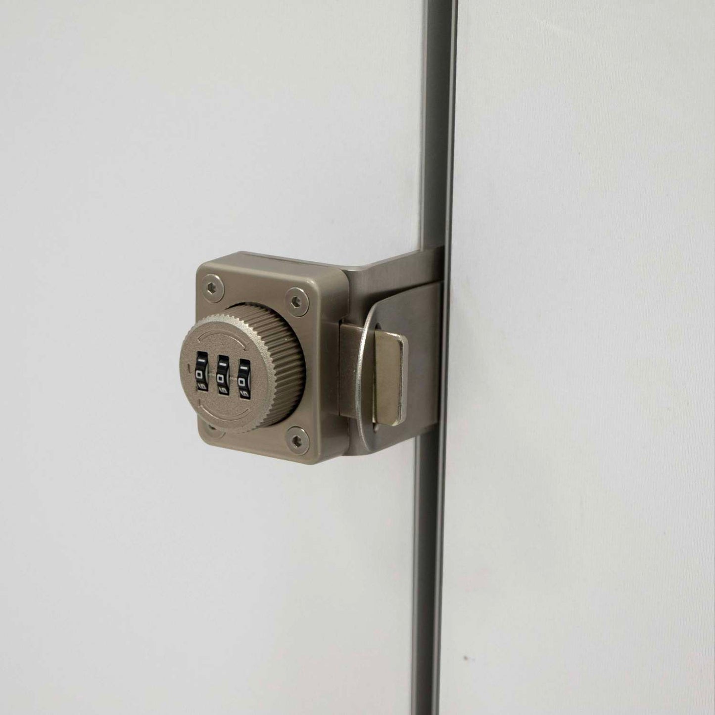 5' x 9' Journey Enclosure Hardware Kit