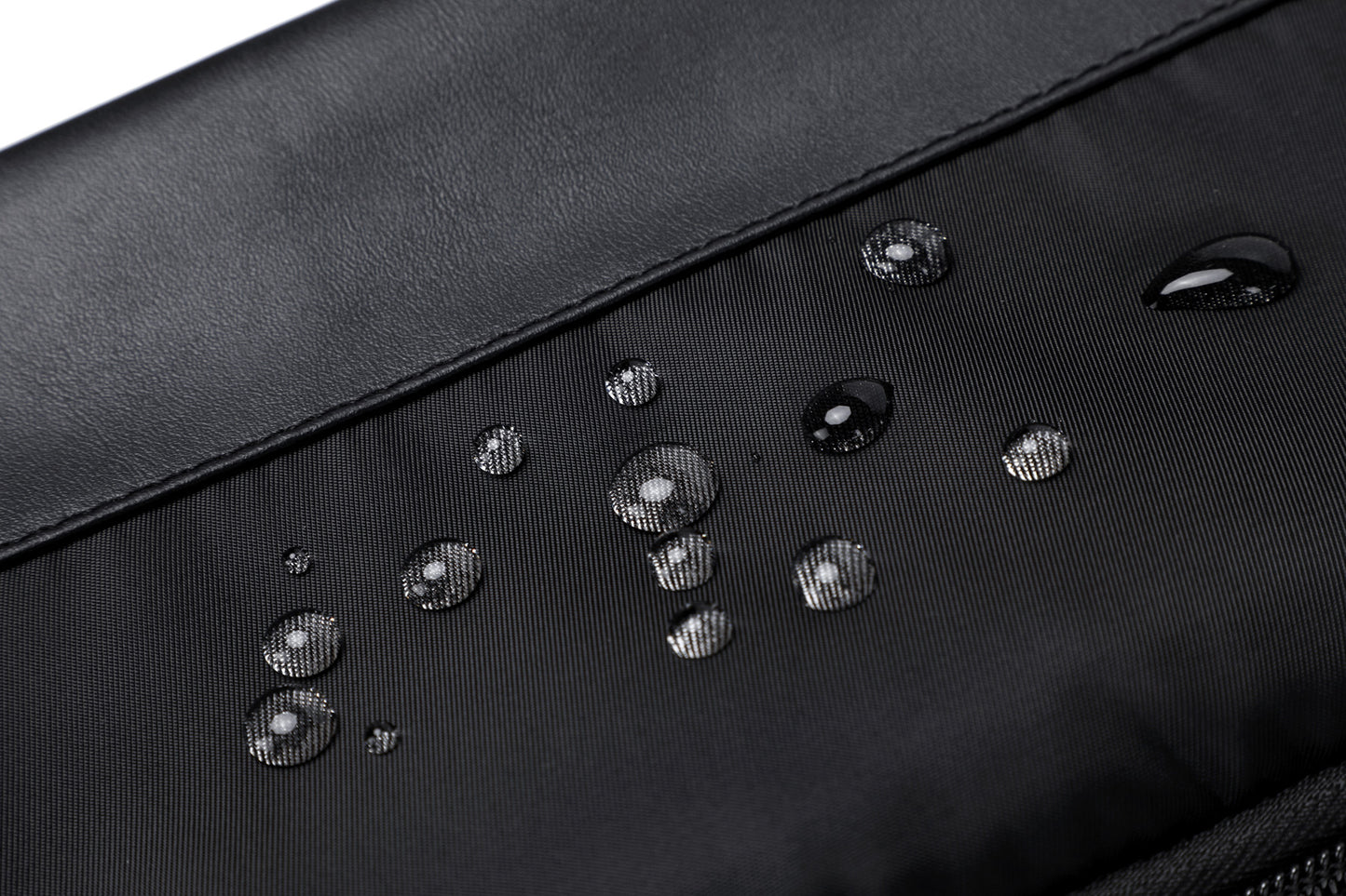 Black AeroLOFT®  Wide-Mouth Wet/Dry Toiletry Kit