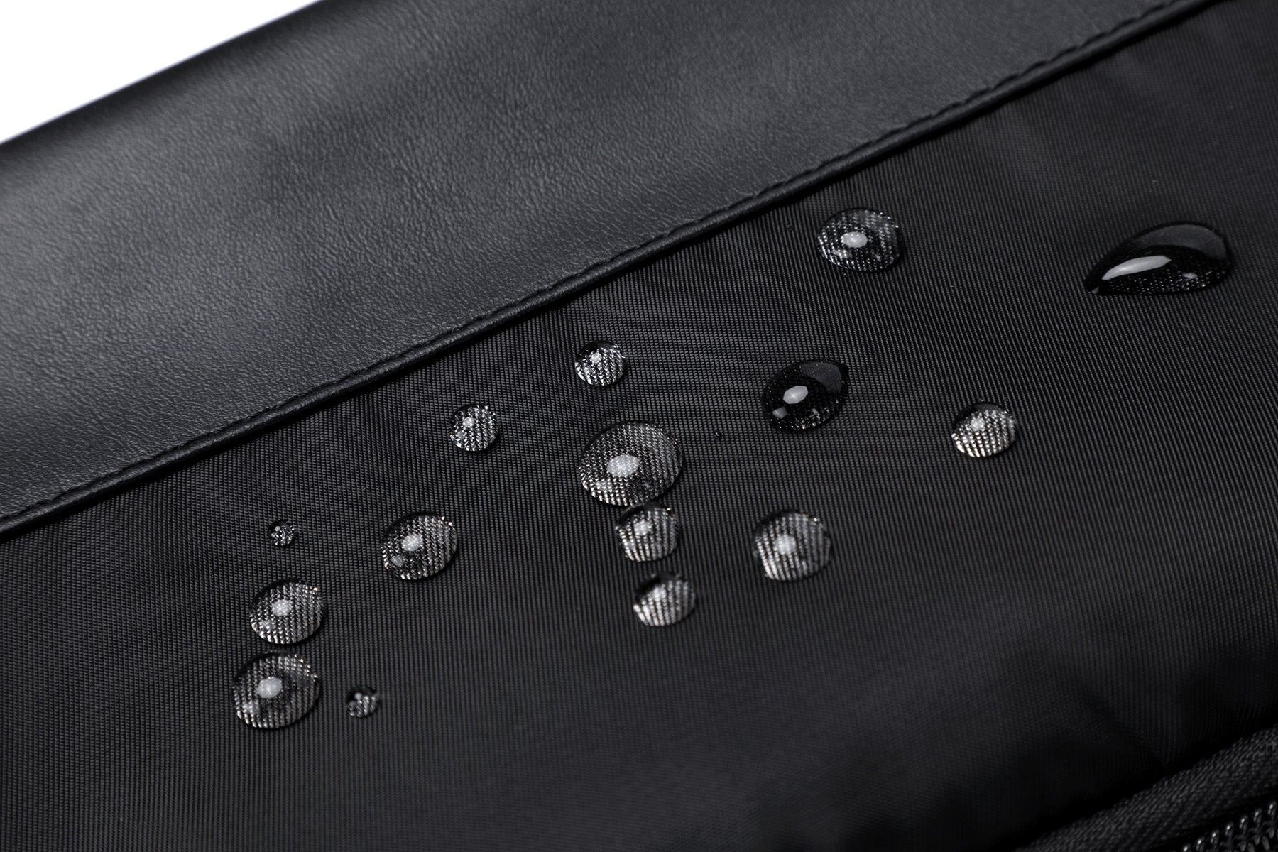 Black AeroLOFT®  Wide-Mouth Wet/Dry Toiletry Kit