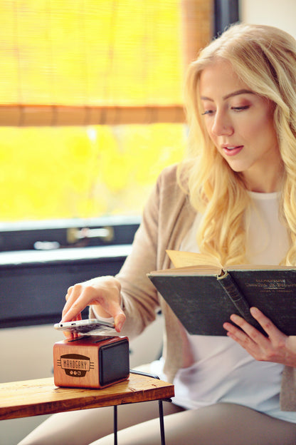 Brown FSC® Mahogany Wireless Speaker with Wireless Charger