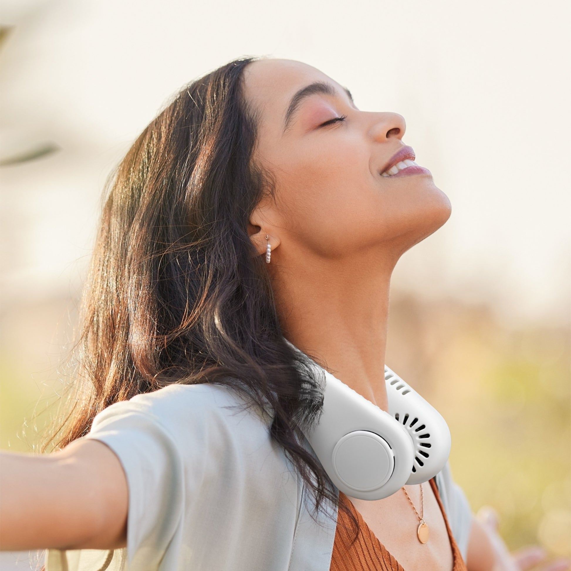 White iLive™ GPX Portable Neck Fan